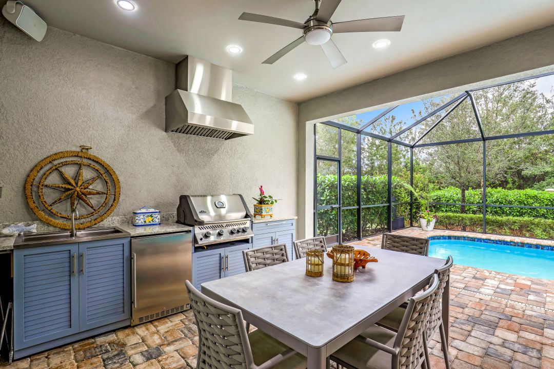 7682 Jacaranda Ln, Naples, FL 34114