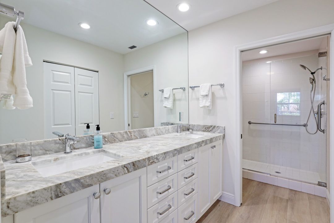 460 Launch Cir #203, Naples, FL 34108