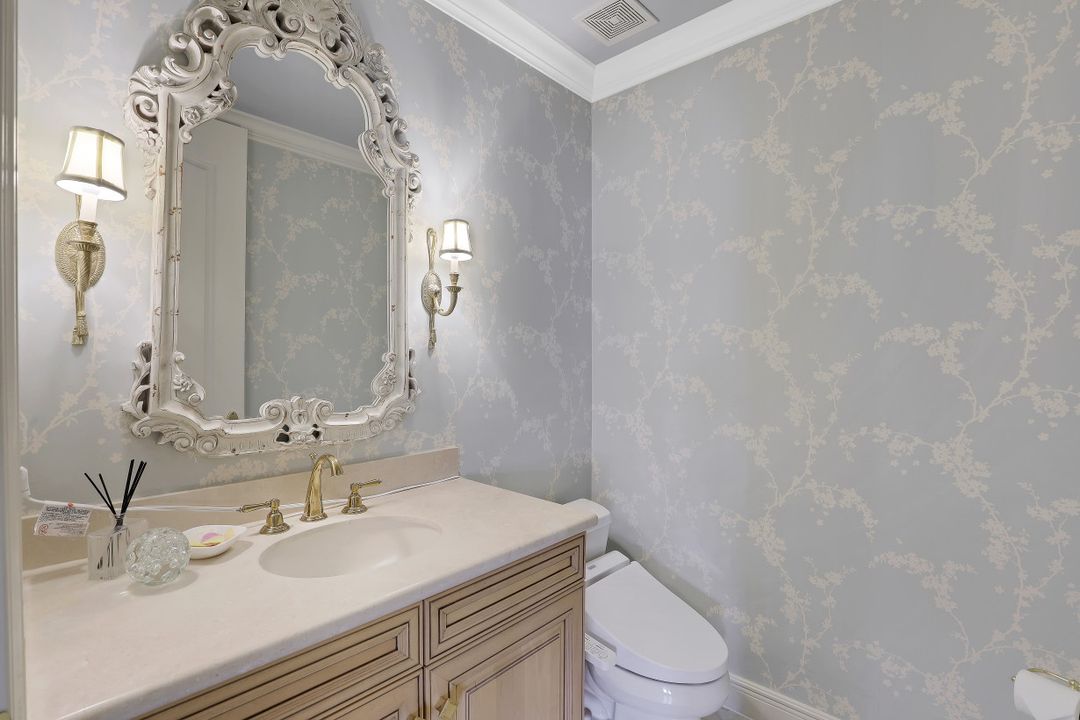 575 Avellino Isles Cir #101, Naples, FL 34119