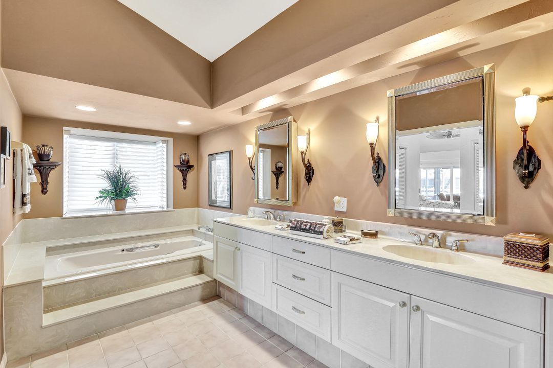 106 N Barfield Dr, Marco Island, FL 34145