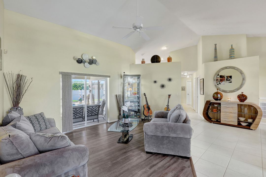 1922 Cape Coral Pkwy W, Cape Coral, FL 33914