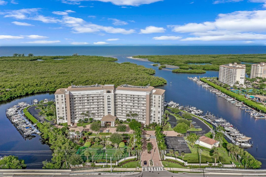 13105 Vanderbilt Dr #505, Naples, FL 34110