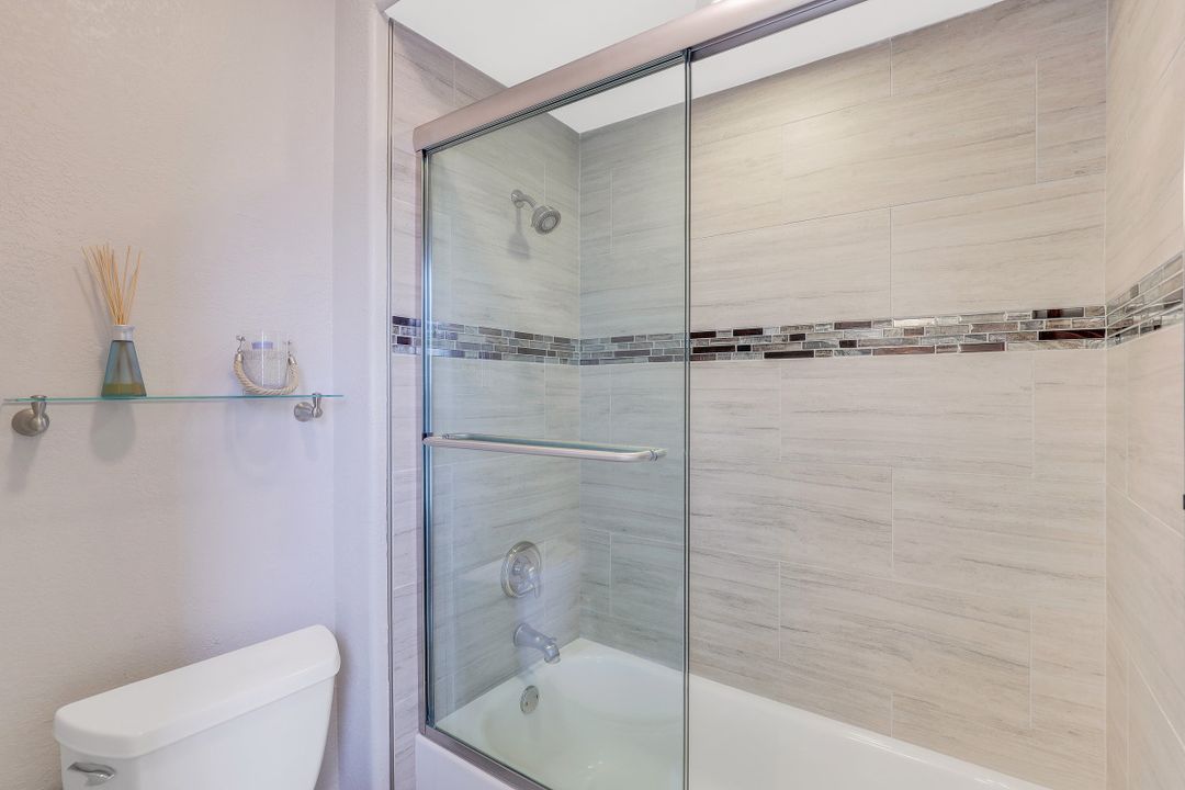 997 Aqua Ln, Fort Myers, FL 33919