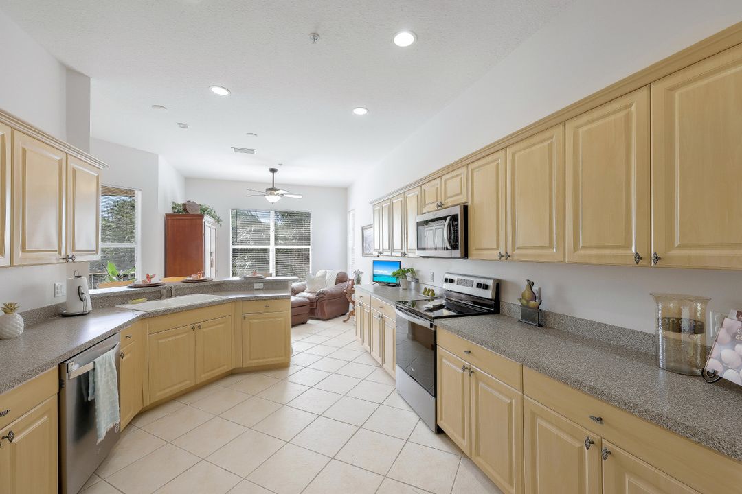 17490 Old Harmony Dr #202, Fort Myers, FL 33908