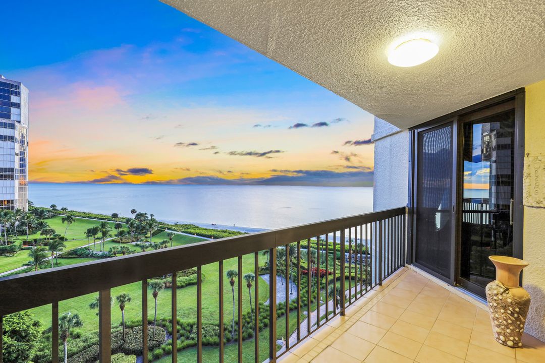 4551 Gulf Shore Blvd N #1003, Naples, FL 34103