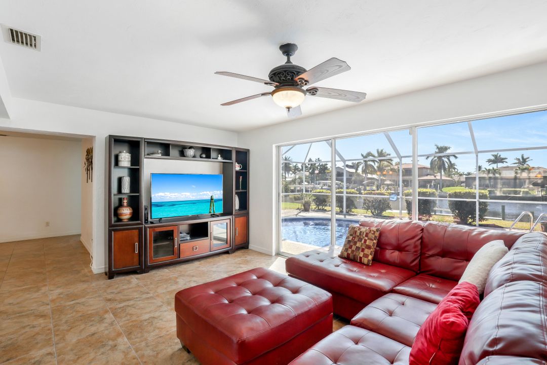 1936 Palaco Grande Pkwy, Cape Coral, FL 33904