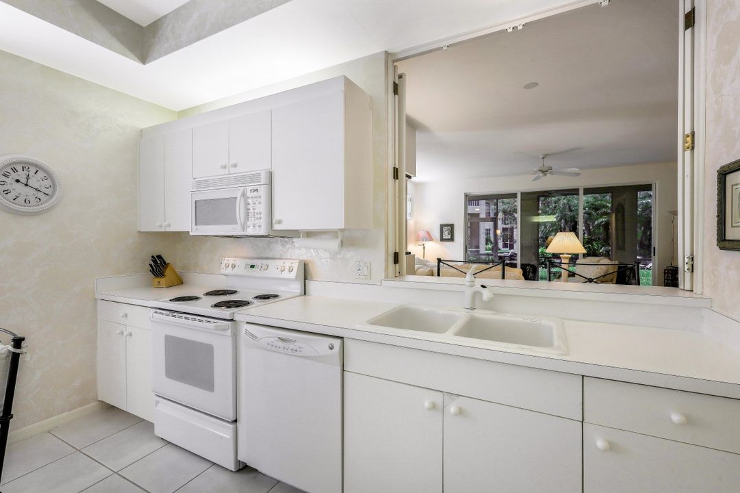 700 Lambiance Cir Apt 101, Naples, FL 34108