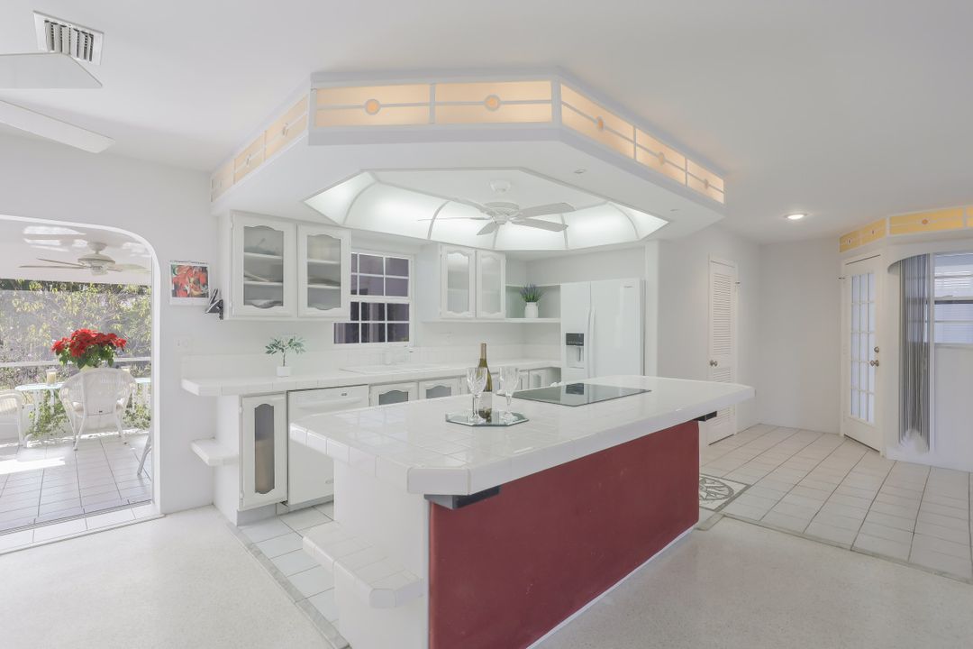 3096 Buena Vista Ln, Naples, FL 34105