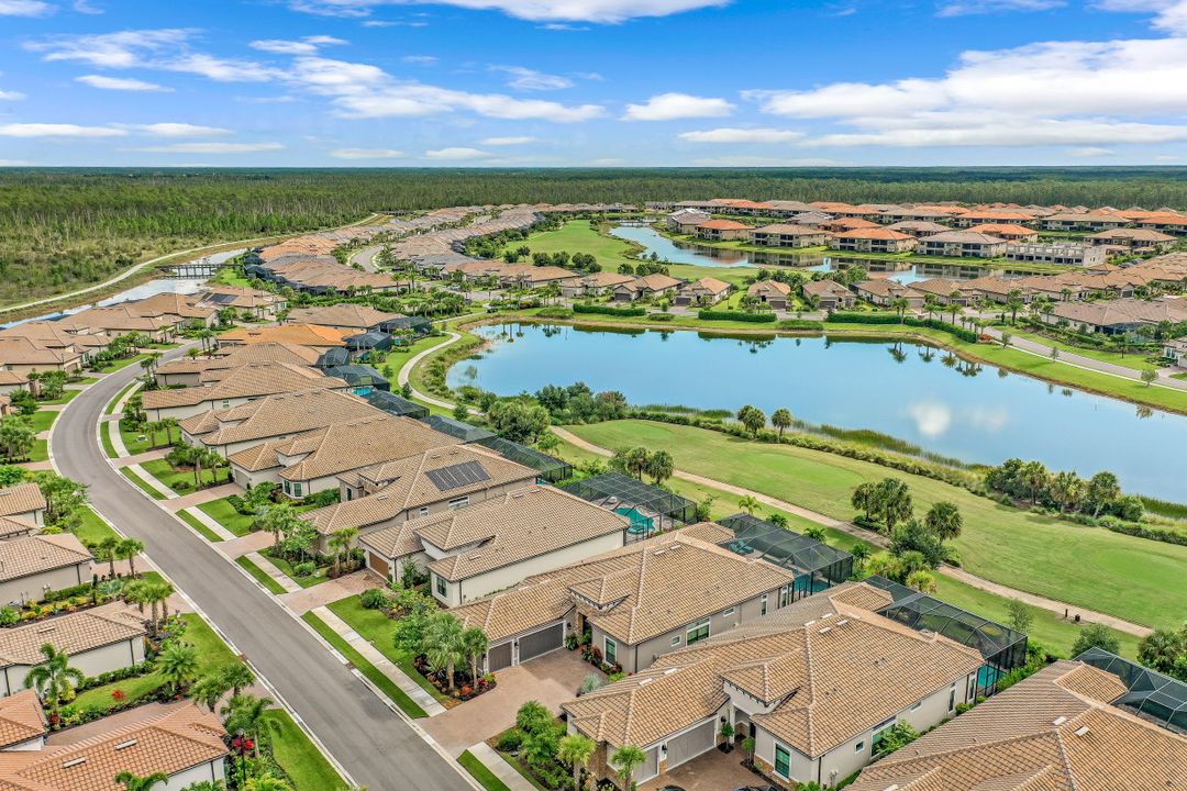 9392 Rapallo St, Naples, FL 34119