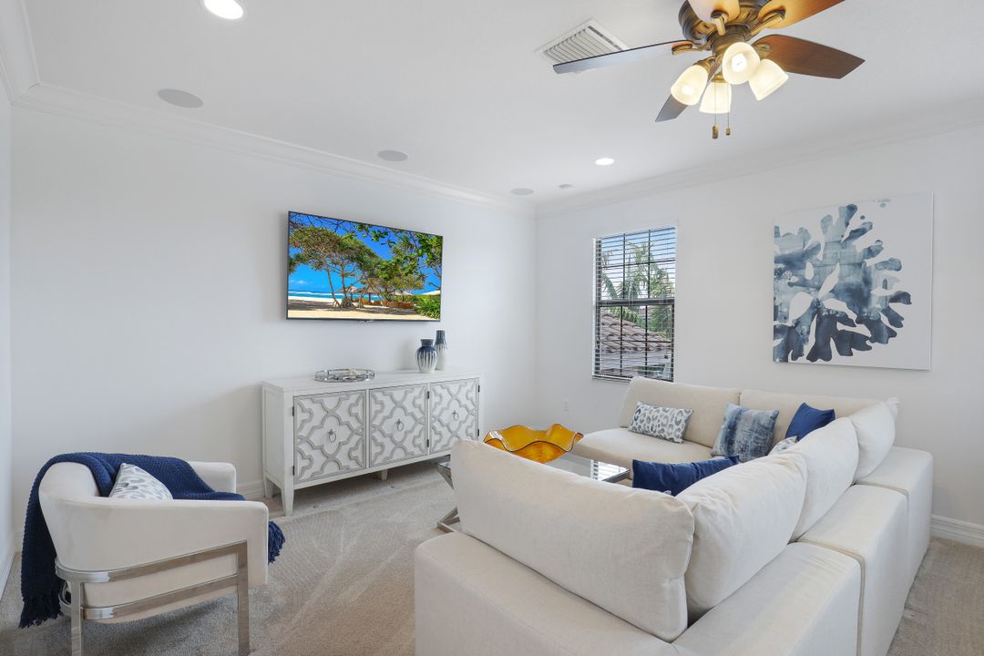 13719 Luna Dr, Naples, FL 34109