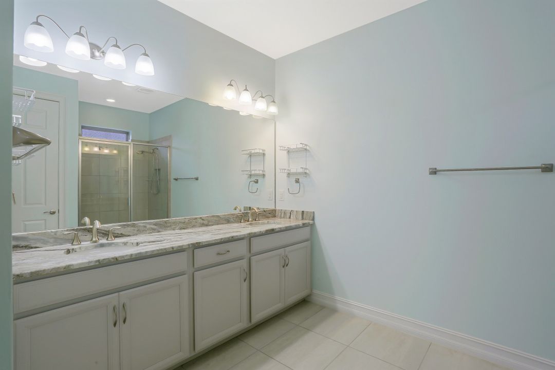 16387 Barclay Ct, Naples, FL 34110