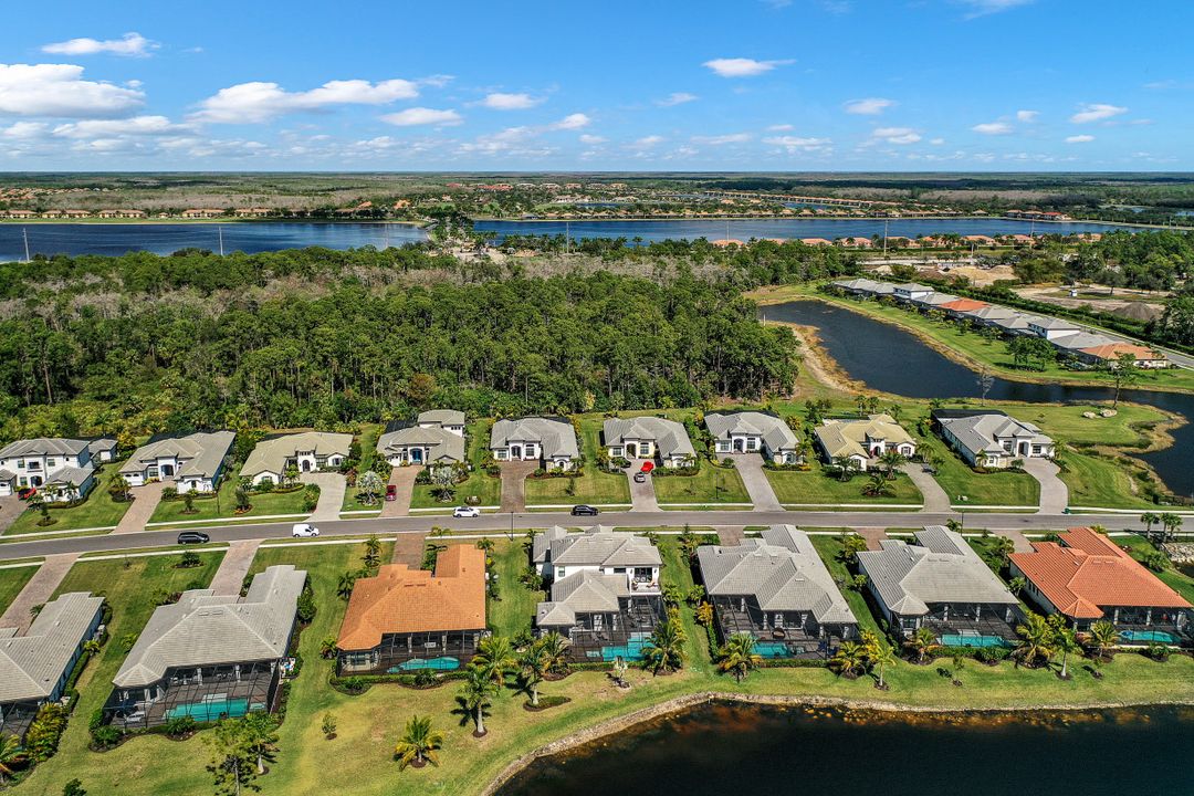 2296 Somerset Pl, Naples, FL 34120