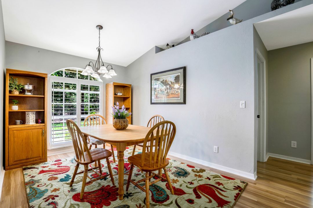 1561 Logan Ct, Naples, FL 34116
