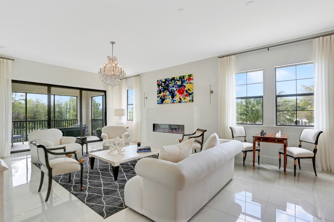 16390 Viansa Way #102, Naples, FL 34110