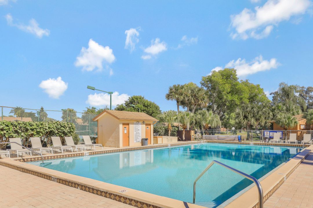 6474 Royal Woods Dr, Fort Myers, FL 33908