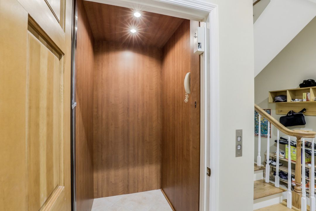 320 Wild Orchid Ln, Marco Island, FL 34145