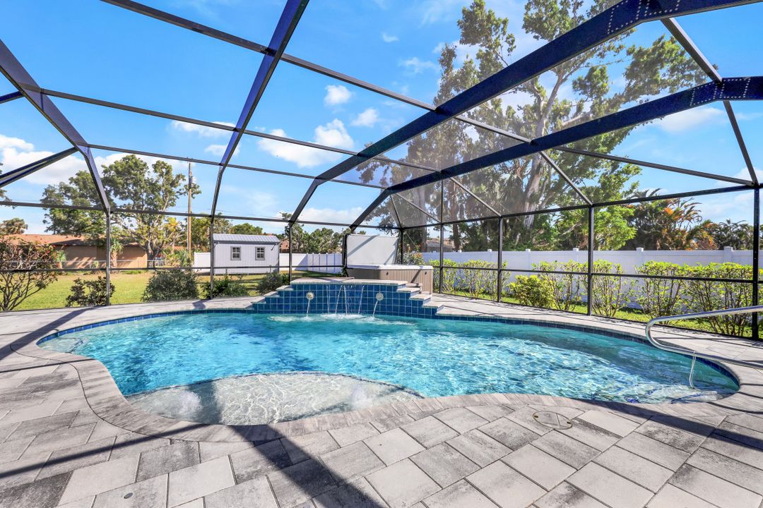 3919 SE 4th Ave, Cape Coral, FL 33904