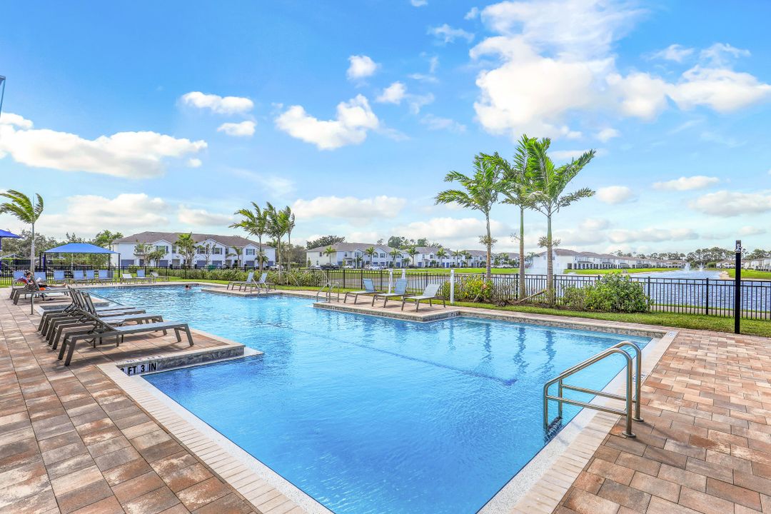 15365 Wildflower Cir, Naples, FL 34119