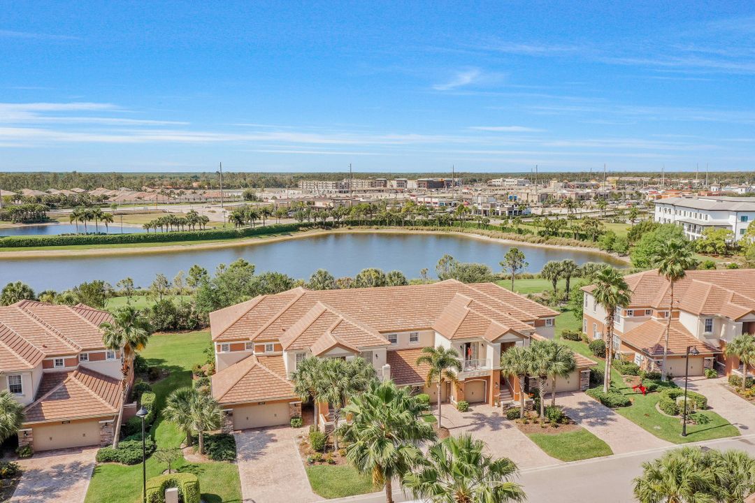 9201 Quartz Ln #202, Naples, FL 34120