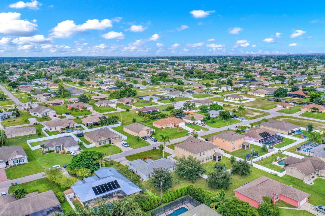 326 SW 19th Ln, Cape Coral, FL 33991