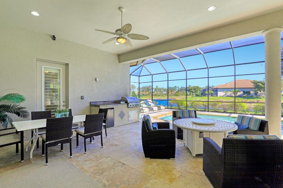 7247 Lantana Cir, Naples, FL 34119