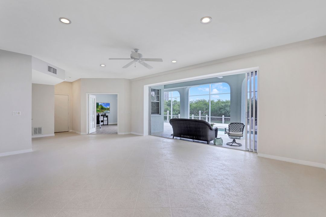 450 Spinnaker Dr, Marco Island, FL 34145