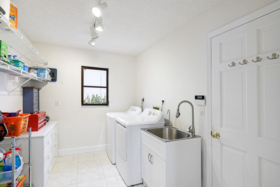 1516 SW 57th Terrace, Cape Coral, FL 33914