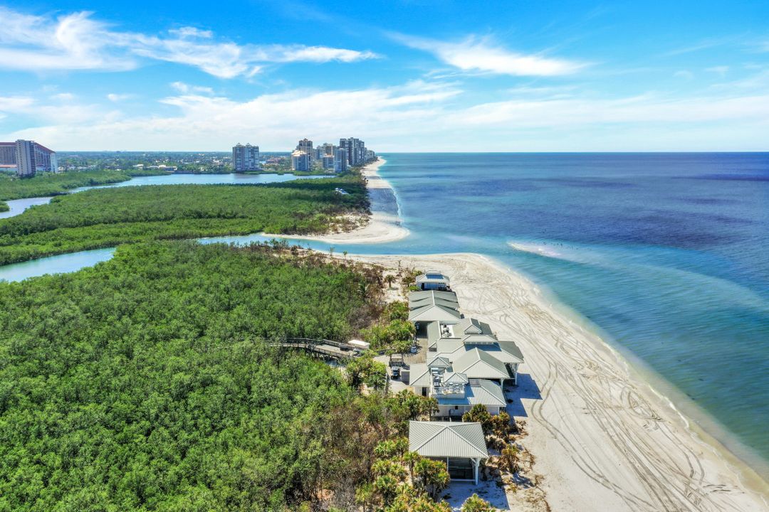 5601 Turtle Bay Dr, Naples, FL 34108