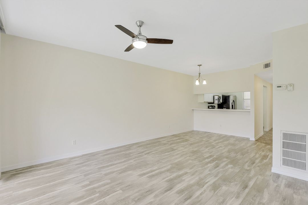 328 Bradstrom Cir, #E-101 Naples, FL 34113