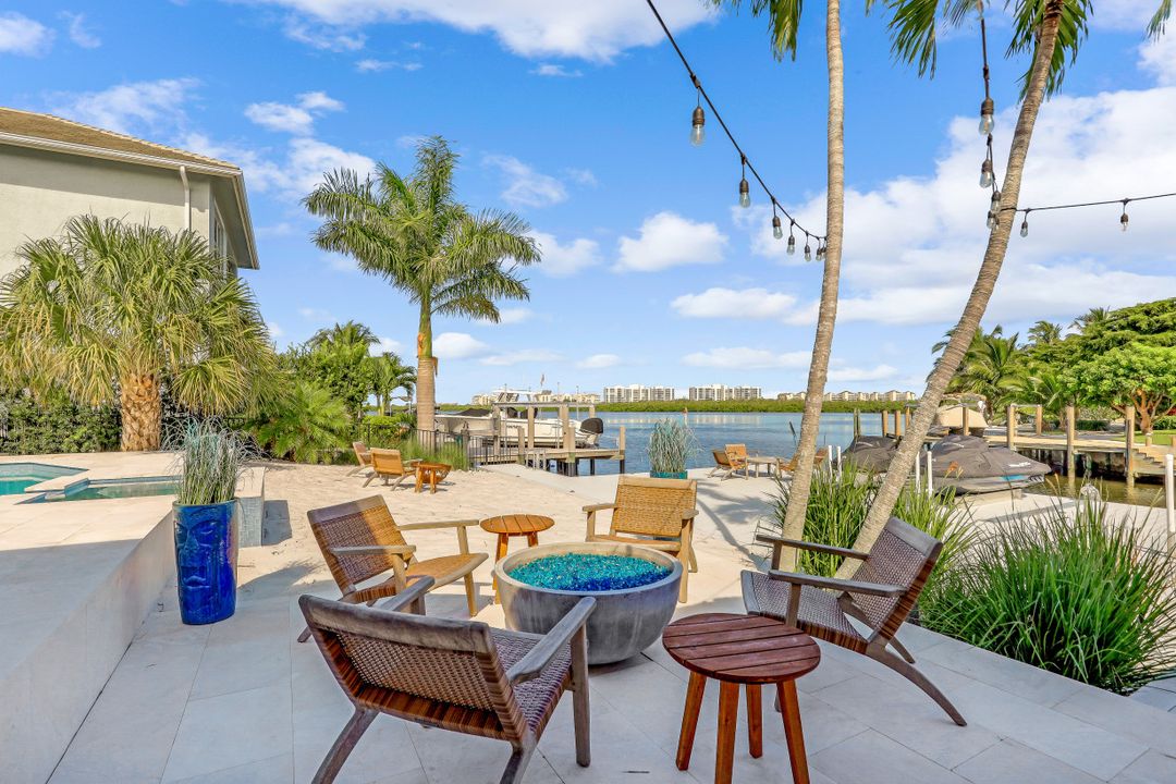 818 Perrine Ct, Marco Island, FL 34145