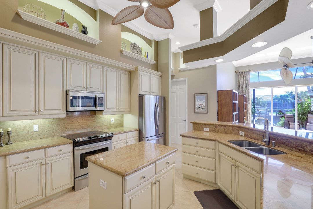 171 Geranium Ct, Marco Island, FL 34145