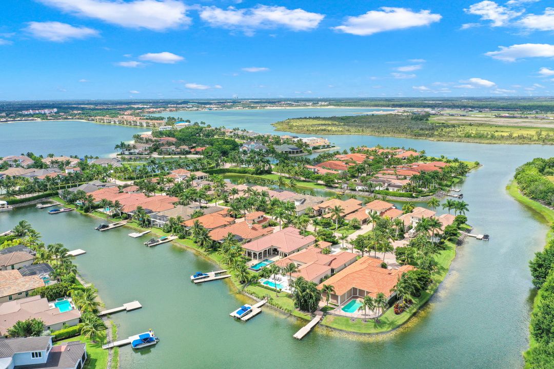 11861 Via Novelli Ct, Miromar Lakes, FL 33913
