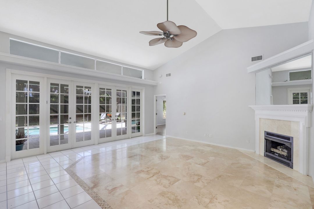 3781 Lakemont Dr, Bonita Springs, FL 34134