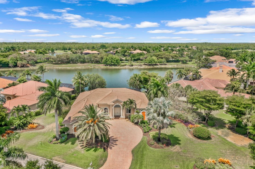 10590 Glen Lakes Dr, Bonita Springs, FL 34135
