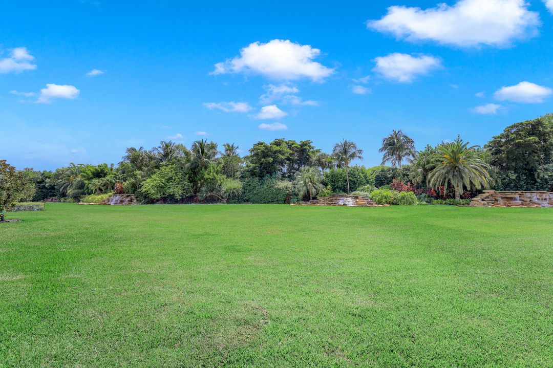 8036 Players Cove Dr #102, Naples, FL 34113