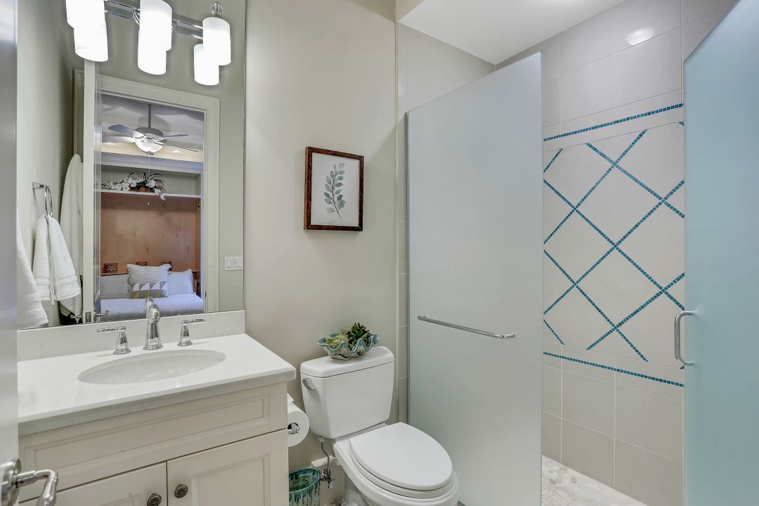 2086 Torino Way, Naples, FL 34105