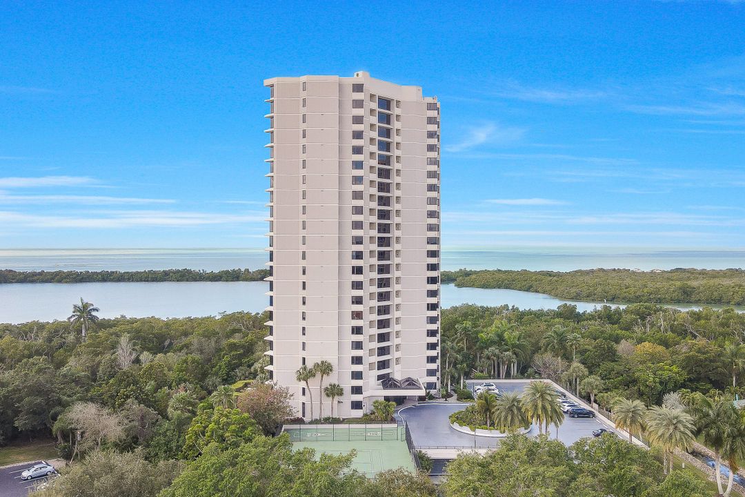 5555 Heron Point Dr #402, Naples, FL 34108