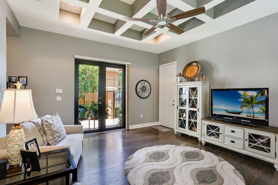 2958 Cinnamon Bay Cir, Naples, FL 34119