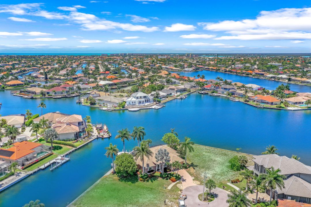 160 S Seas Ct, Marco Island, FL 34145