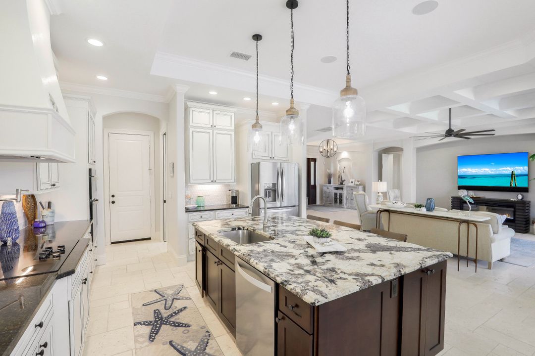 842 Elm Ct, Marco Island, FL 34145