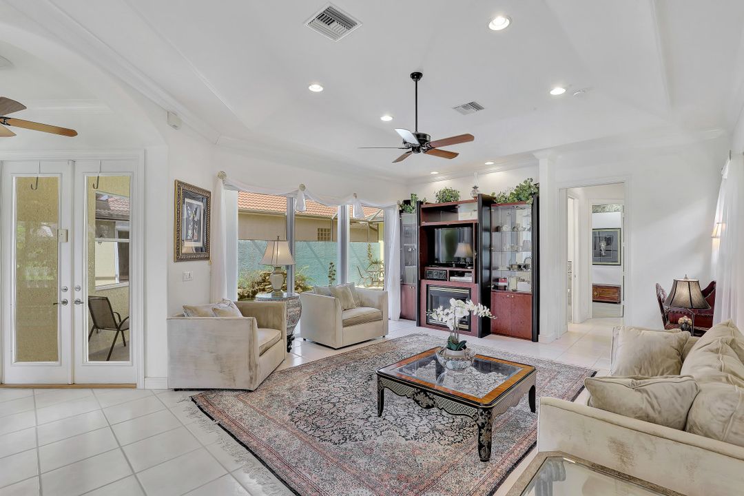 112 April Sound Dr, Naples, FL 34119