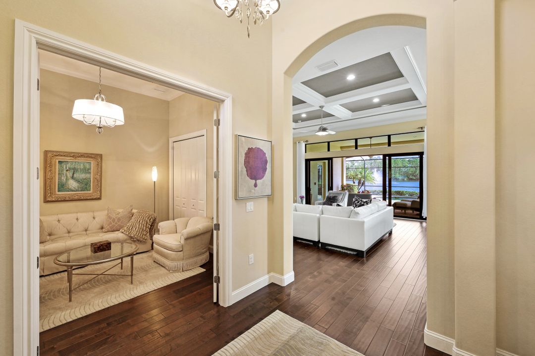 6344 Serano Way, Naples, FL 34113