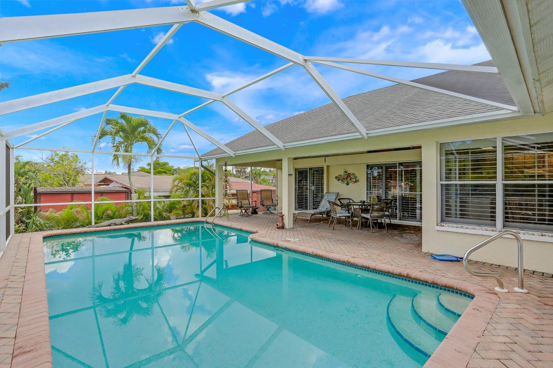 27313 Buccaneer Dr, Bonita Springs, FL 34135