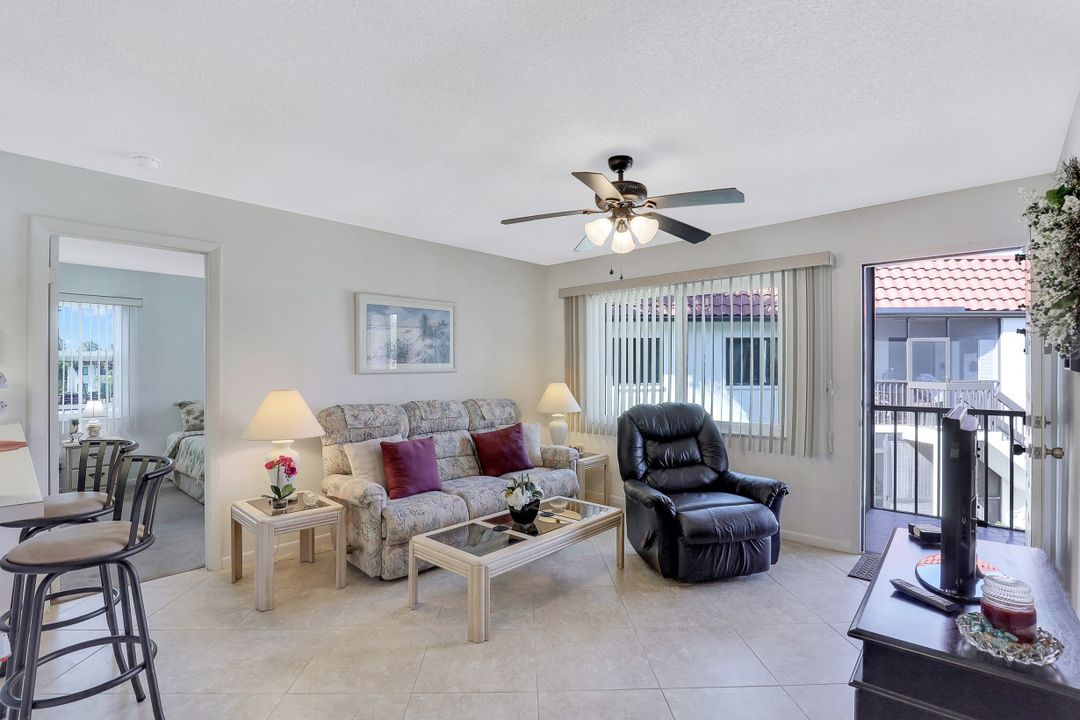 4315 27th Ct SW #19, Naples, FL 34116