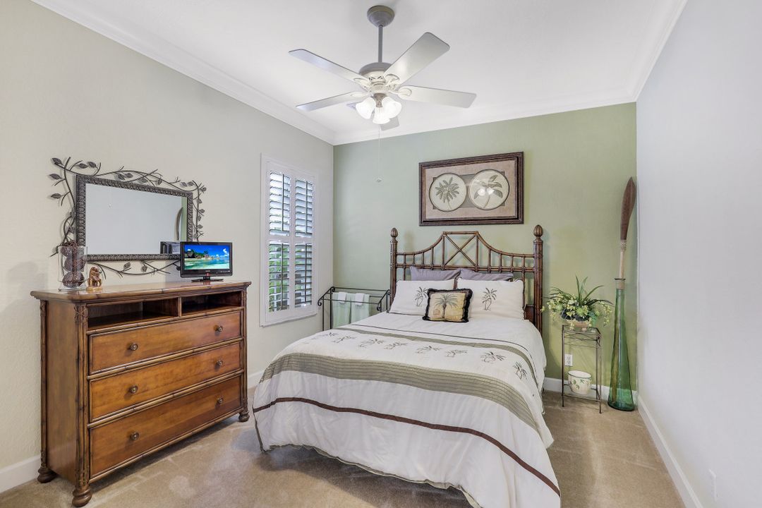 8806 Spinner Cove Ln, Naples, FL 34120