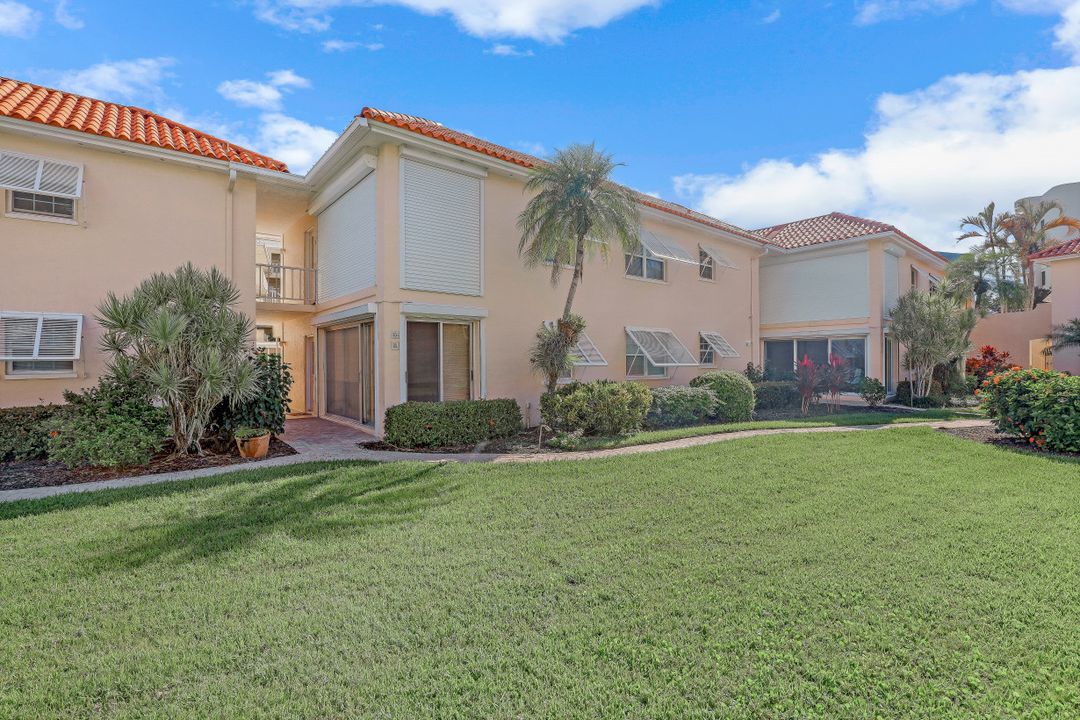 3070 Gulf Shore Blvd N #104, Naples, FL 34103