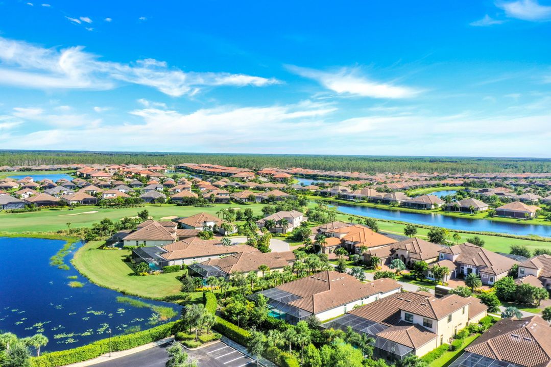 9018 Sorreno Ct, Naples, FL 34119