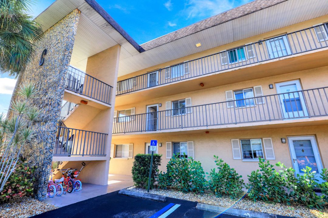 5651 Rattlesnake Hammock Rd #201C, Naples, FL 34113