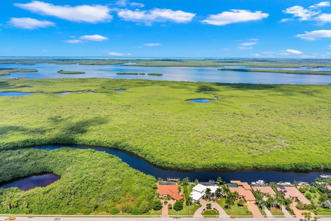 3920 Surfside Blvd, Cape Coral, FL 33914