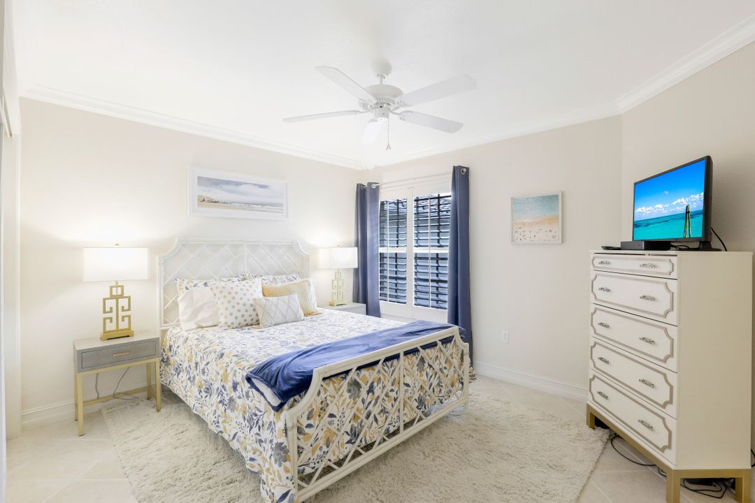 8157 Saratoga Dr #1501, Naples, FL 34113